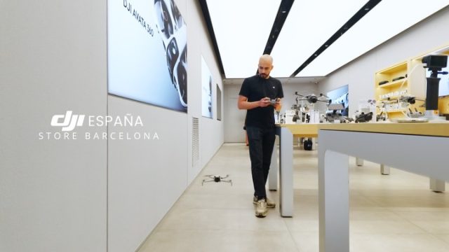 ¿Listo para llevar tus ideas al siguiente nivel? 🚁✨
Desliza para conocer nuestra DJI Store Barcelona, ubicada en el Centro Comercial Westfield La Maquinista. Un espacio diseñado para que descubras, toques y pruebes la tecnología que está revolucionando la creación de contenido. 📸
Ven a visitarnos, recibe asesoría personalizada de nuestros expertos y encuentra el equipo ideal para tu próxima aventura. ¡Te esperamos!
📍 Ubicación: C.C. Westfield La Maquinista, Barcelona.
🌐 Visita también nuestra web: www.djistoreiberia.com
#DJIEspaña #DJIStoreBarcelona #WestfieldLaMaquinista #Barcelona