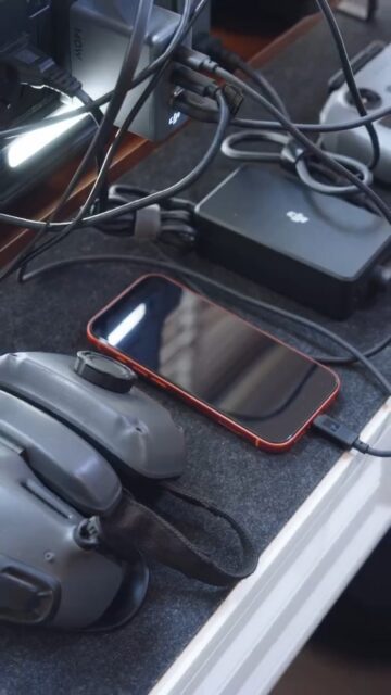 ¡Carga todo tu equipo creativo al mismo tiempo y sin complicaciones! ⚡🔋
Con nuestra estación de energía de la línea DJI Power, tienes la capacidad de conectar y alimentar múltiples dispositivos de forma simultánea. Desde tu dron y centros de carga hasta tu estabilizador, control remoto y smartphone, mantén todo tu setup listo para la acción centralizando tu energía en una sola fuente de poder.
📍 Equípate con la mejor energía y visítanos en nuestras tiendas físicas:
Madrid Norte: Centro Comercial La Vaguada
Madrid Sur: Centro Comercial Westfield Parquesur
Barcelona: Centro Comercial Westfield La Maquinista
Donostia / San Sebastián: Centro Comercial Garbera
🌐 También puedes adquirirla de forma rápida y segura en nuestra tienda online: www.djistoreiberia.com
#DJI #DJIPower #EnergiaPortatil #CreadoresDeContenido #Filmmaking #Videografia #DJIStoreIberia #SetupCreativo
